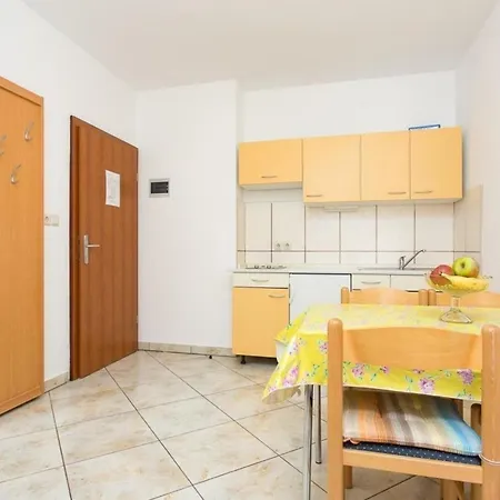 Apartamento Fuer 5 Personen Ca 45 Qm In Baska, Kvarner Bucht Krk Baška